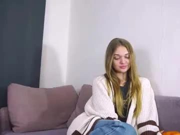 moirawenzinger — Heeeeyy, My name is Kylie!! GOAL: Air Kiss #18 #teen #new #bigass #natural [5 tokens remaining]