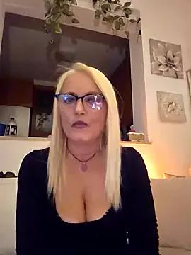 Photos of kikkastar from StripChat is Freechat