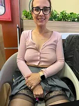 NataKitten — Bra off in public, tits out and shake