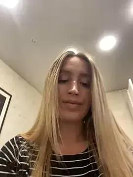 Photos of StasyWood from StripChat is Freechat