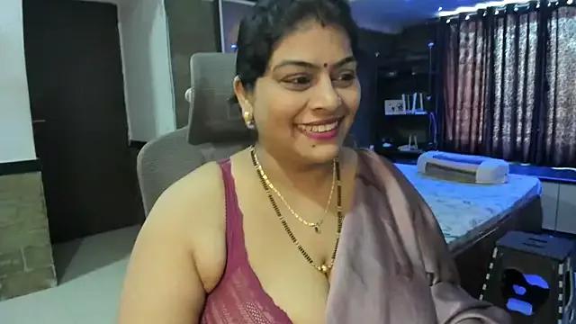 Photos of tarivishu23 from StripChat is Freechat
